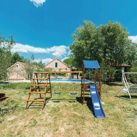 Marin As 度假居 *